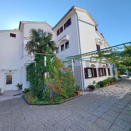 Apartments Fam Tomasic Baška Exterior foto