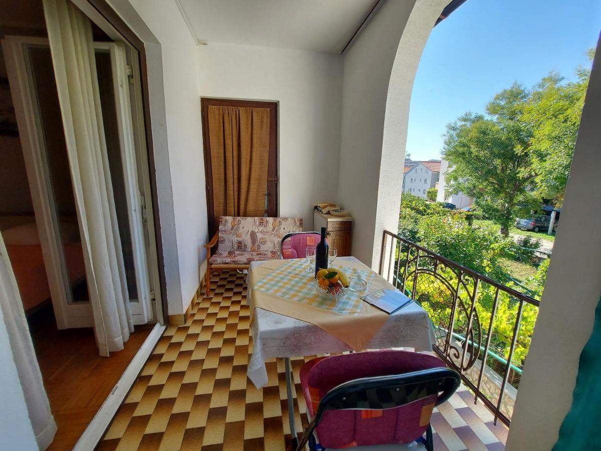 Apartments Fam Tomasic Baška Exterior foto
