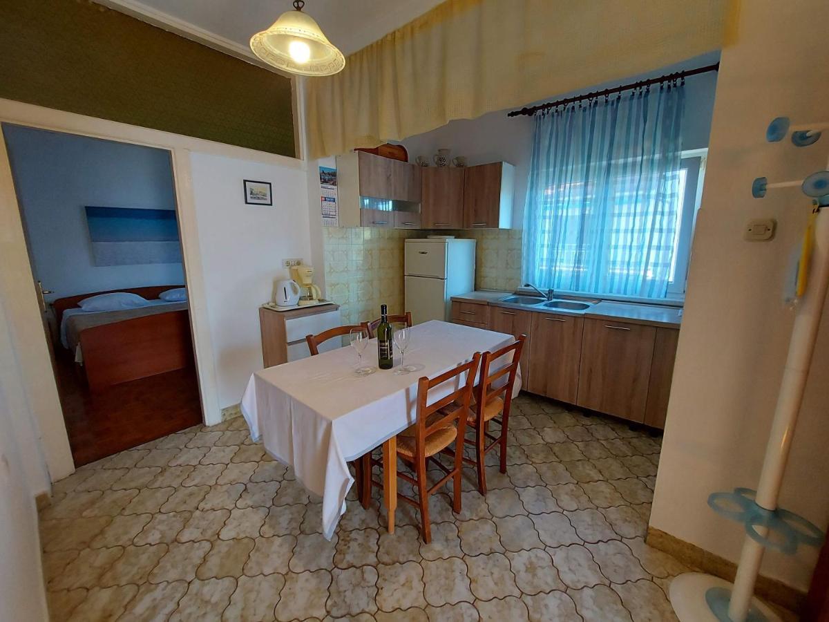 Apartments Fam Tomasic Baška Exterior foto