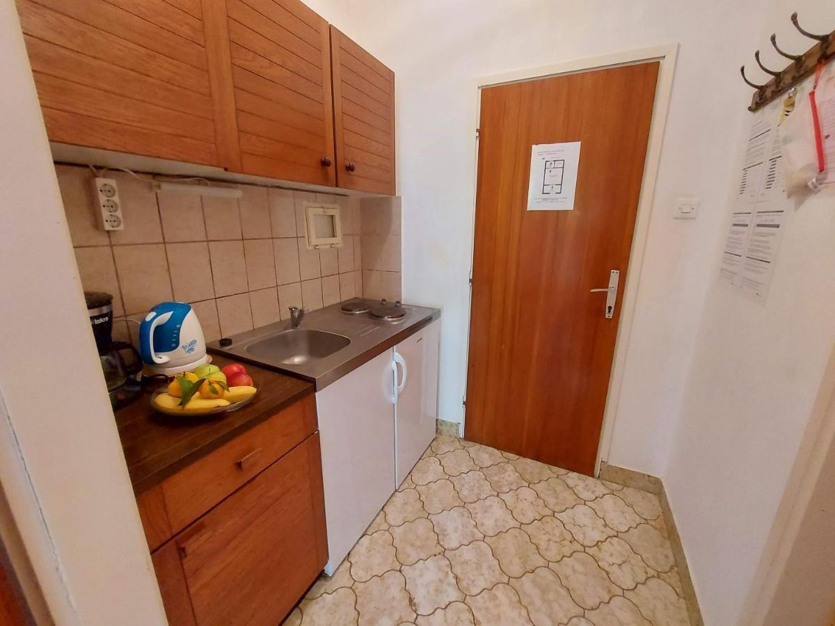Apartments Fam Tomasic Baška Exterior foto